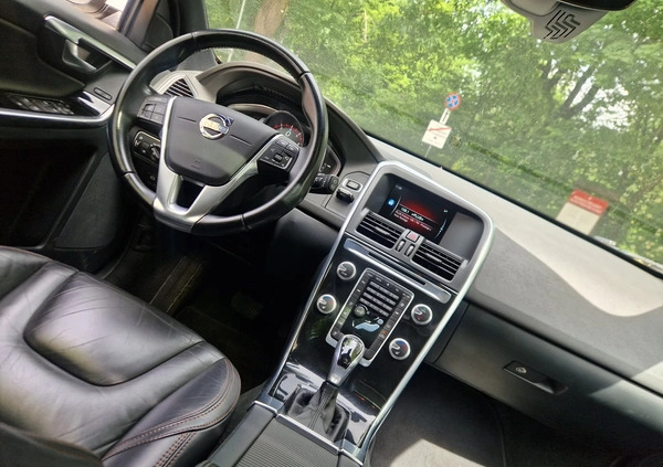 Volvo XC 60 cena 75500 przebieg: 173000, rok produkcji 2016 z Kraków małe 254